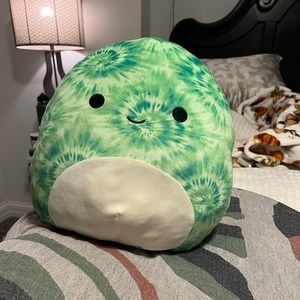 Medium size turtle squishmallow
